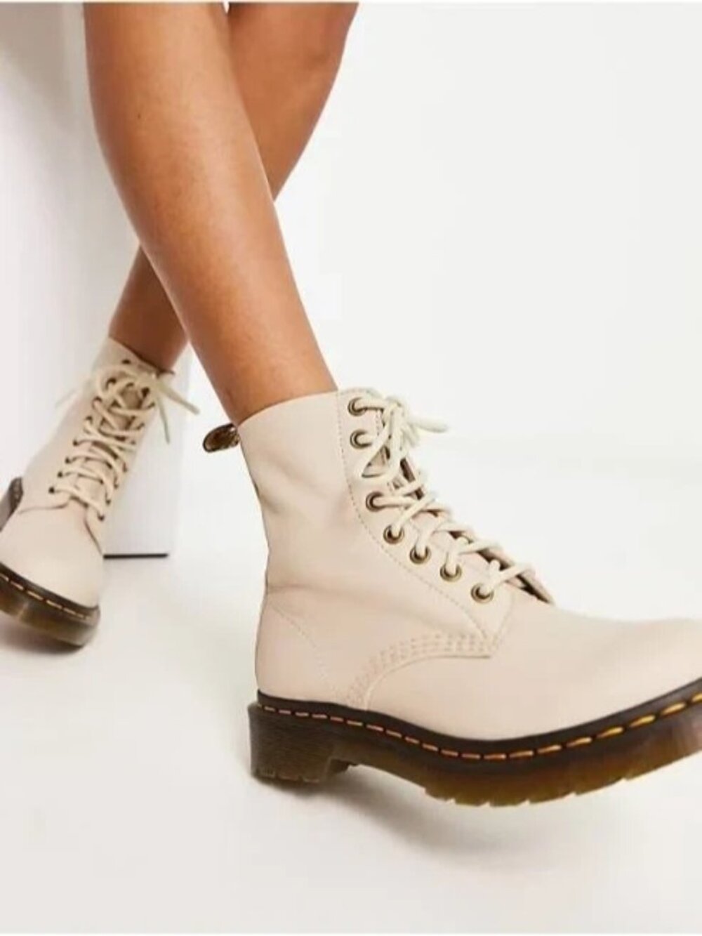 DR. MARTENS 8-EYELET VINTAGE TAUPE 1460 LEATHER BOOTS SIZE US 7